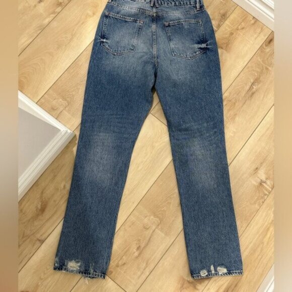 GOOD AMERICAN DISTRESSES STRAIGHT LEG JEAN - Picture 7 of 13